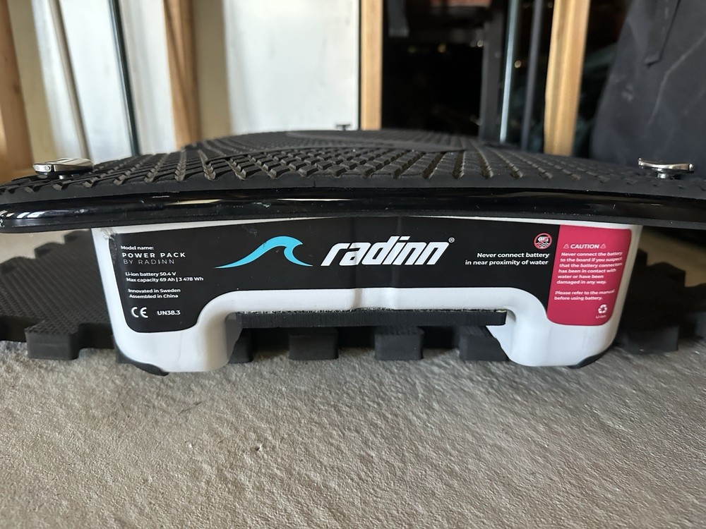 Needs Work - Please Read - Radinn Extended Range Battery & Charger!