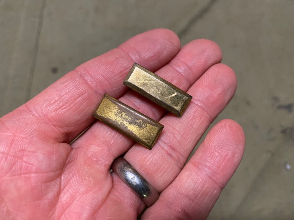 ORIGINAL WWII US ARMY OFFICER 2ND LIEUTENANT JACKET, SHIRT COLLAR INSIGNIA LOT