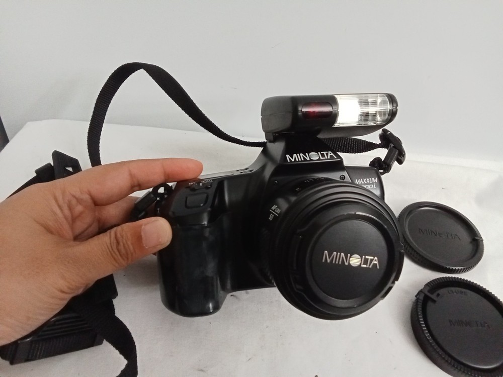Minolta Maxxum 3000i 35mm Camera With Flash Untested