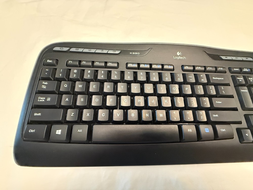 Logitech Wireless Keyboard (Y-R0009) & Wired Mouse (M-U0026) Combo Set- Used