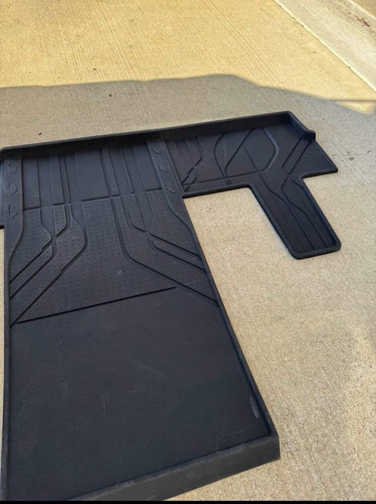 Third -Row Weather Floor Liner ￼