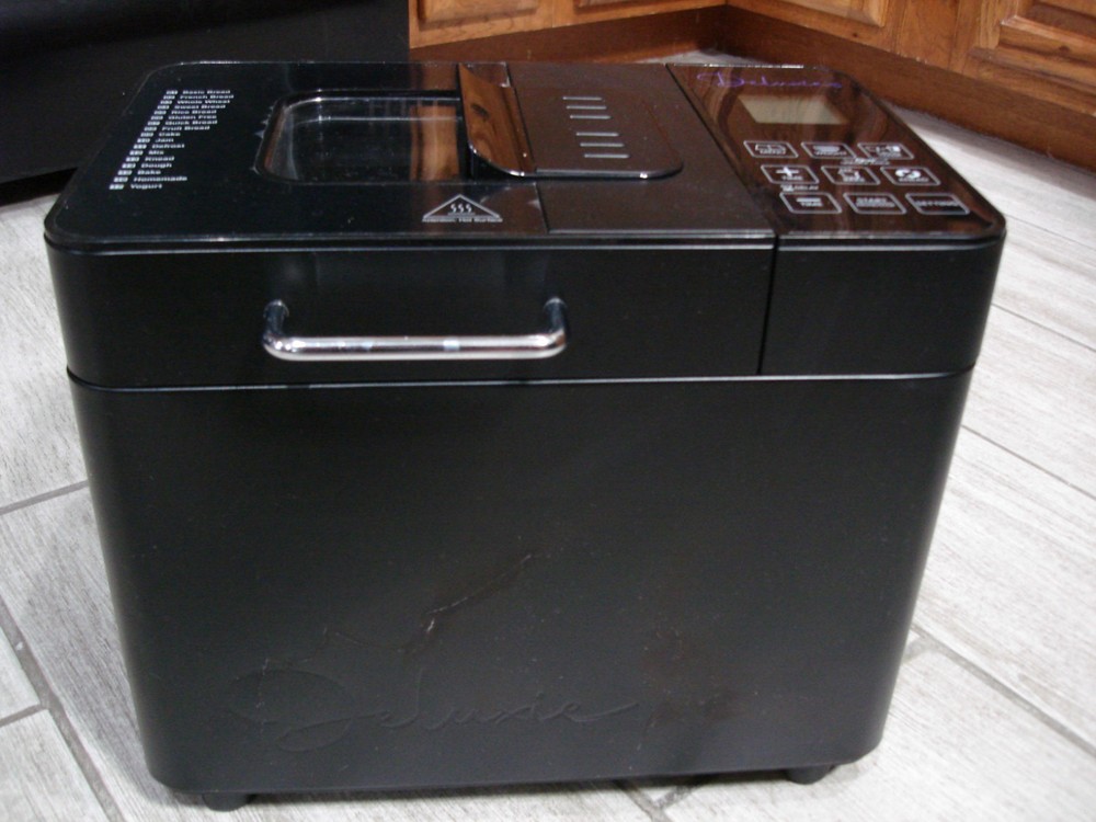 Deluxie BM8202 Black 2lb Programmable Bread Machine Maker Digital Touch