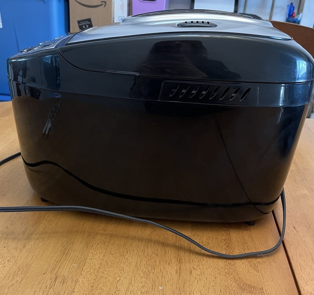 West Bend Bread Maker Machine #41300 Programable Black/SS