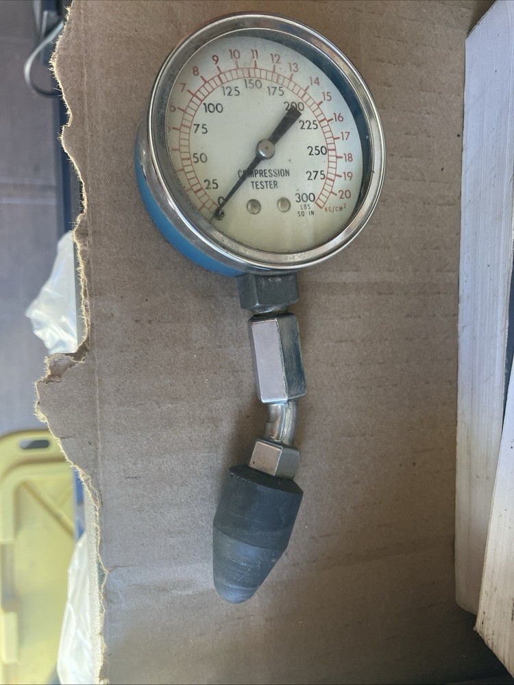 Vintage Compression Tester 0-300 psi