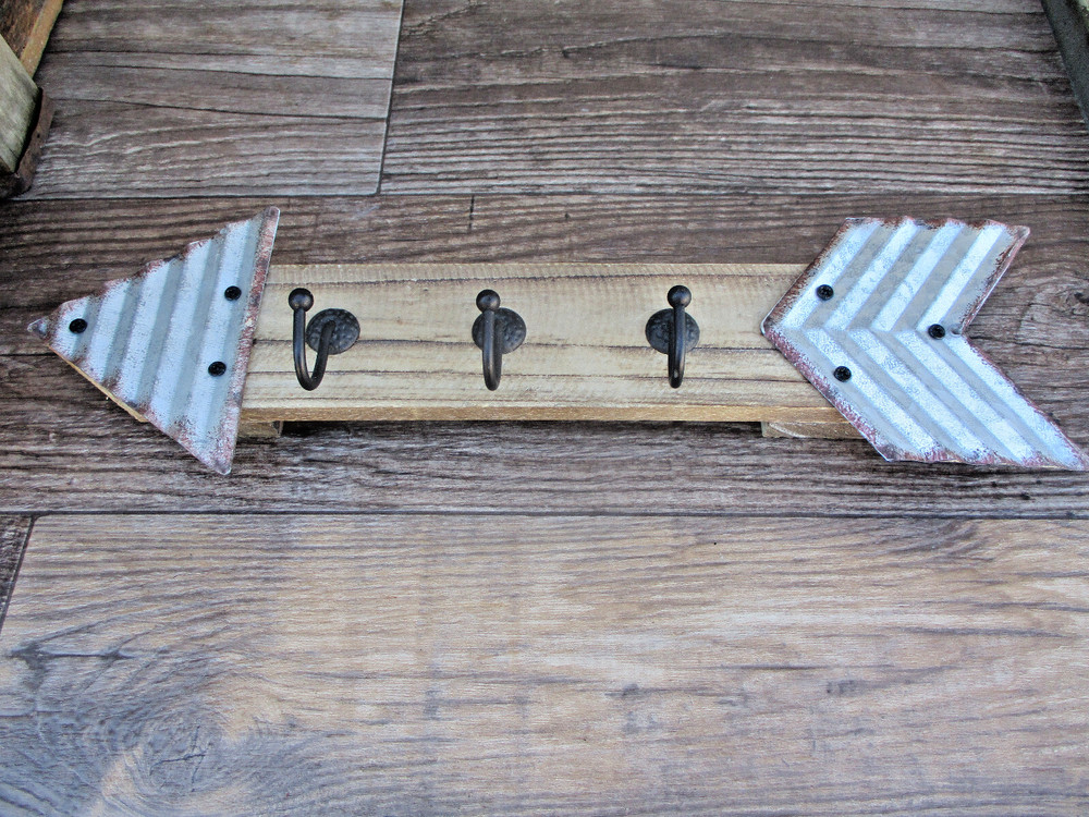 Industrial Arrow Key Rack Wall Mount 3 Hooks