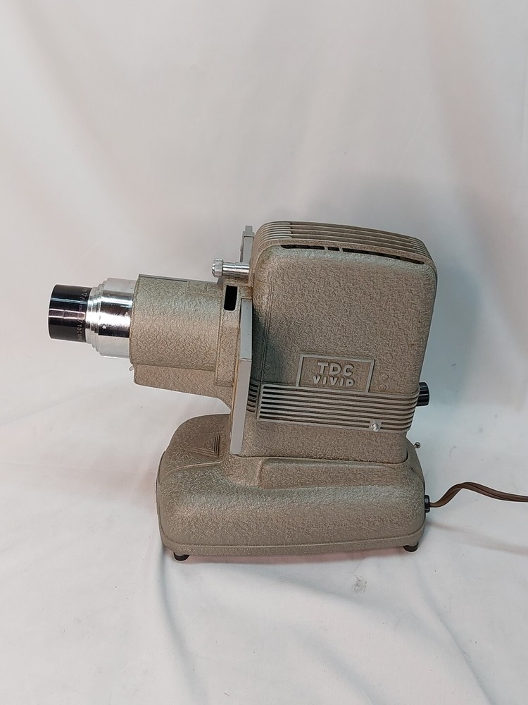 Vintage TDC VIVID Slide Projector Model D Selectron Semimatic w/Case Bell & Howe