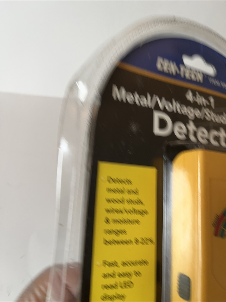 Cen-Tech 4-in-1 Multi Function Detector Detects Moisture Studs Voltage Metal NIB