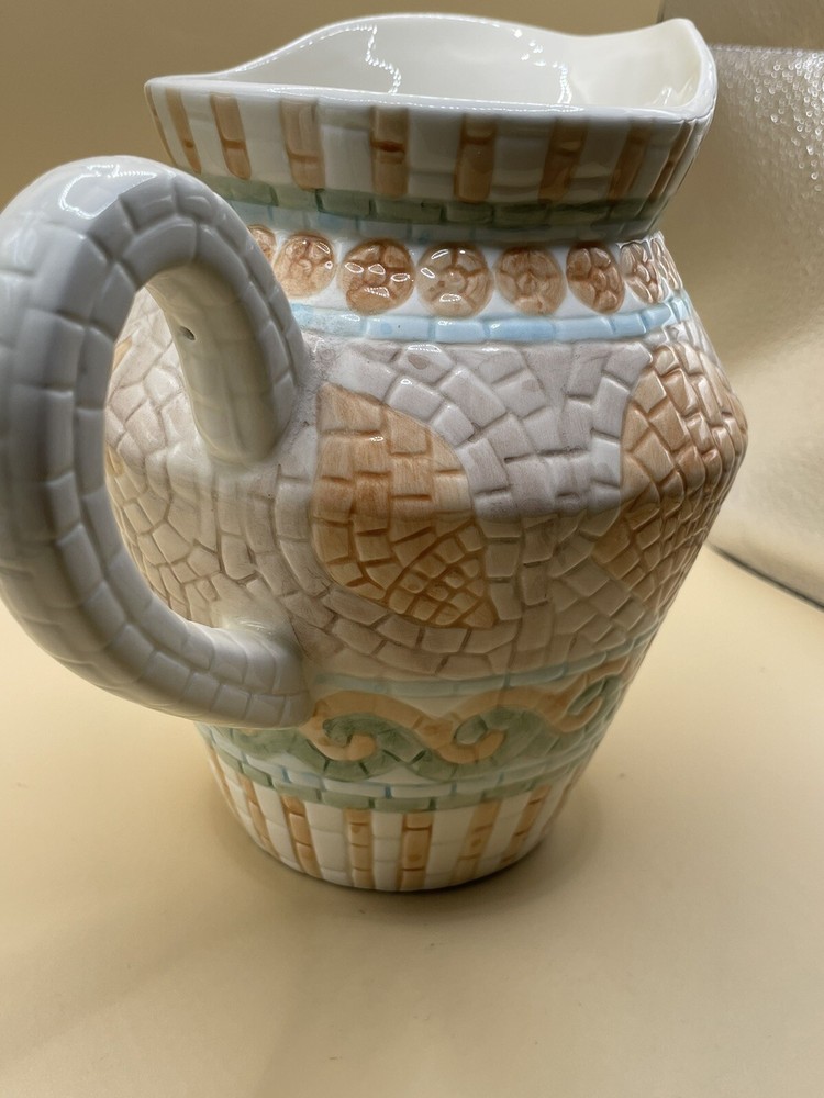 1998 Cracker Barrel Ceramic Glaze Seashell Pitcher~ Great Condition