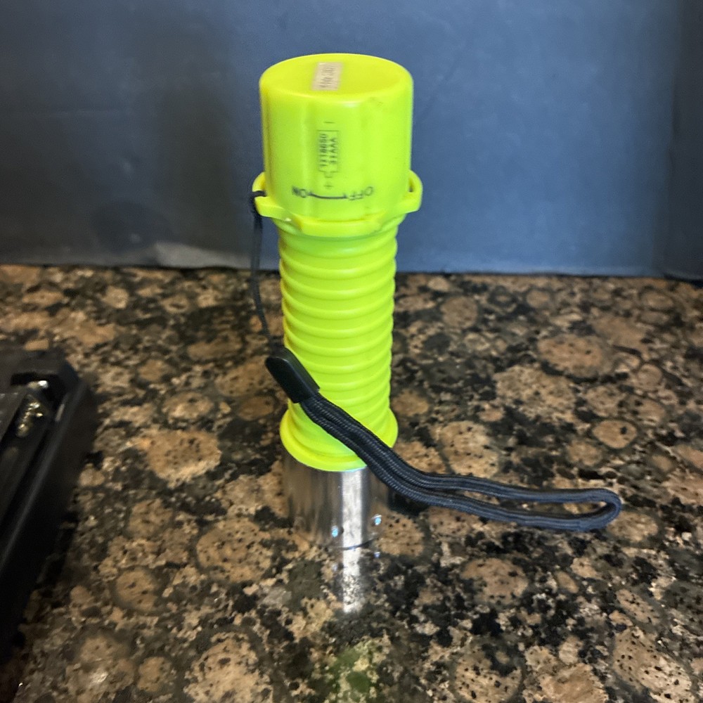 ESky 500 lumen Diving Flashlight DF20 Bundle