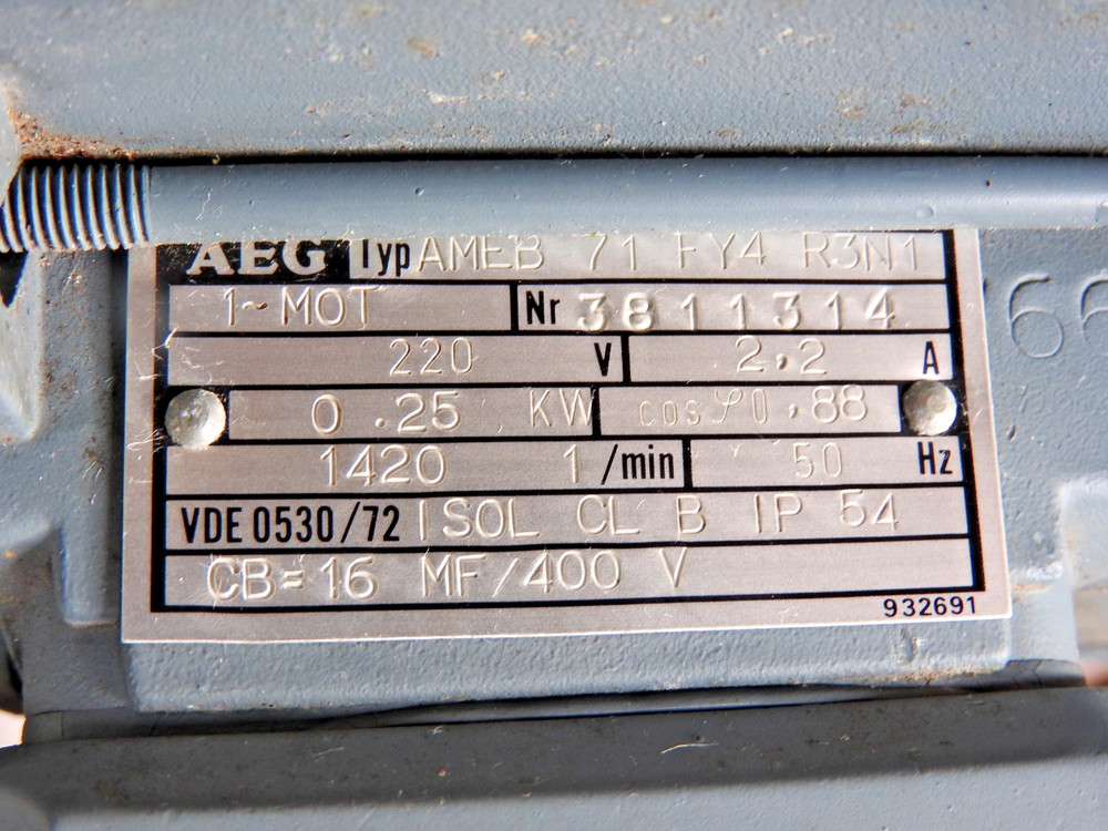 Leybold Trivac D4A Vacuum Pump - Used