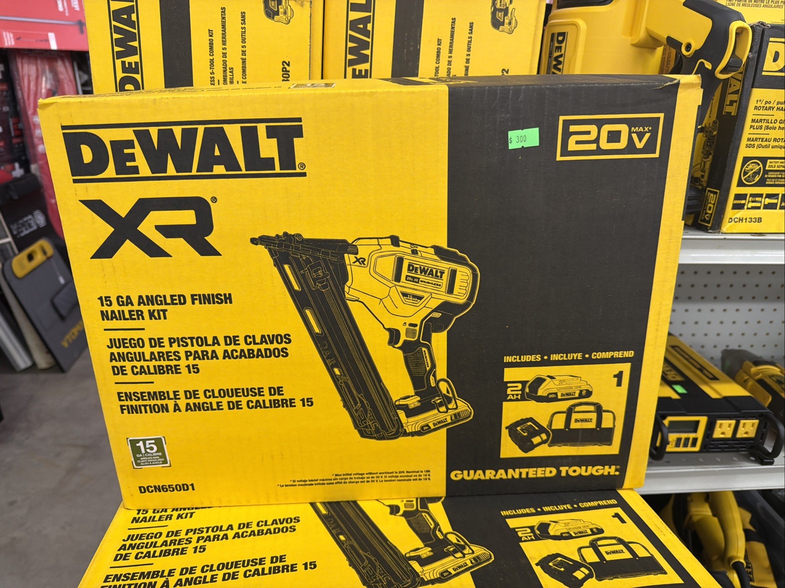 DeWALT DCN650D1 20V MAX XR 15-Gauge Cordless Angled Finish Nailer Kit