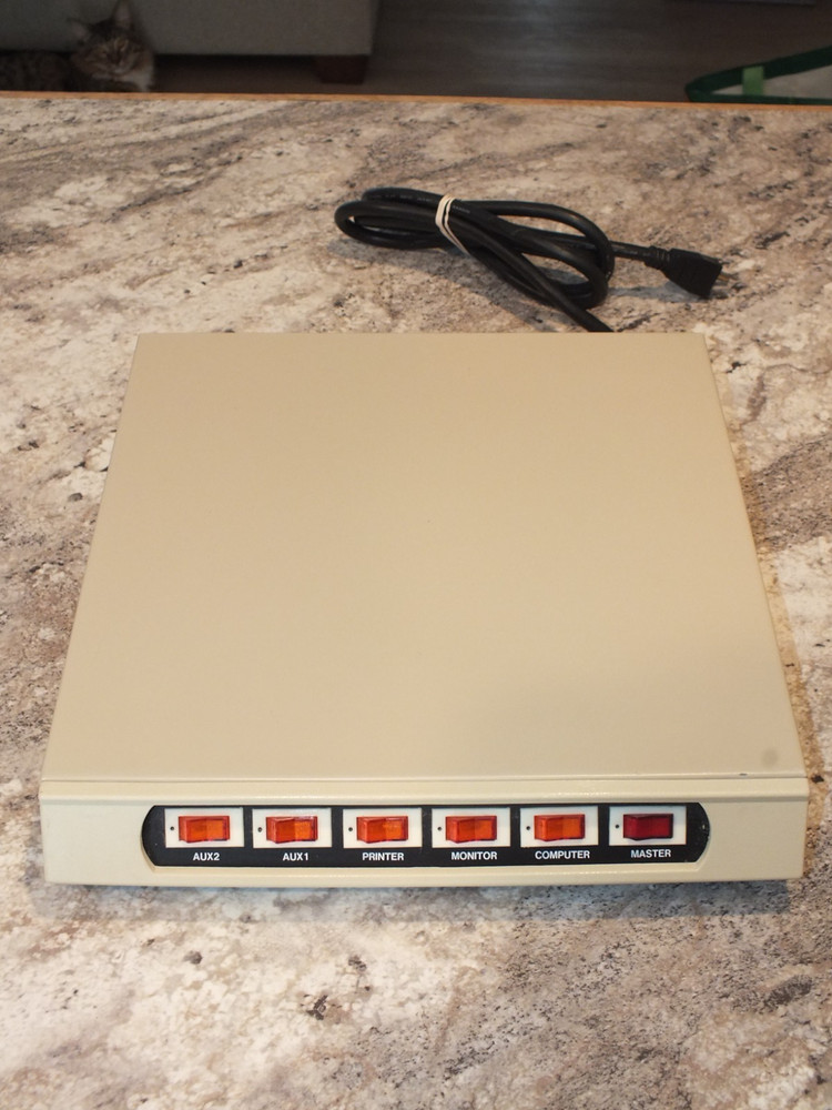 Vintage Computer Power Controller Surge Protector Model TL-777