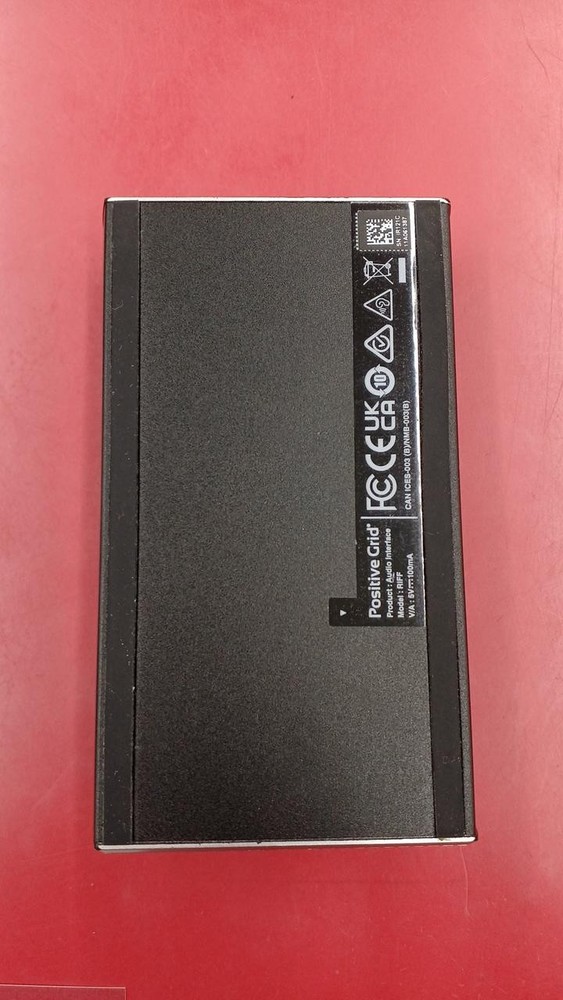 POSITIVE GRID RIFF guitar interface *Noticeable scratches