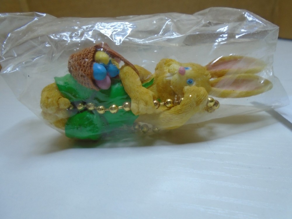 RESIN 3.25" EASTER BUNNY CEILING FAN LIGHT PULL CHAIN NEW (MF49)