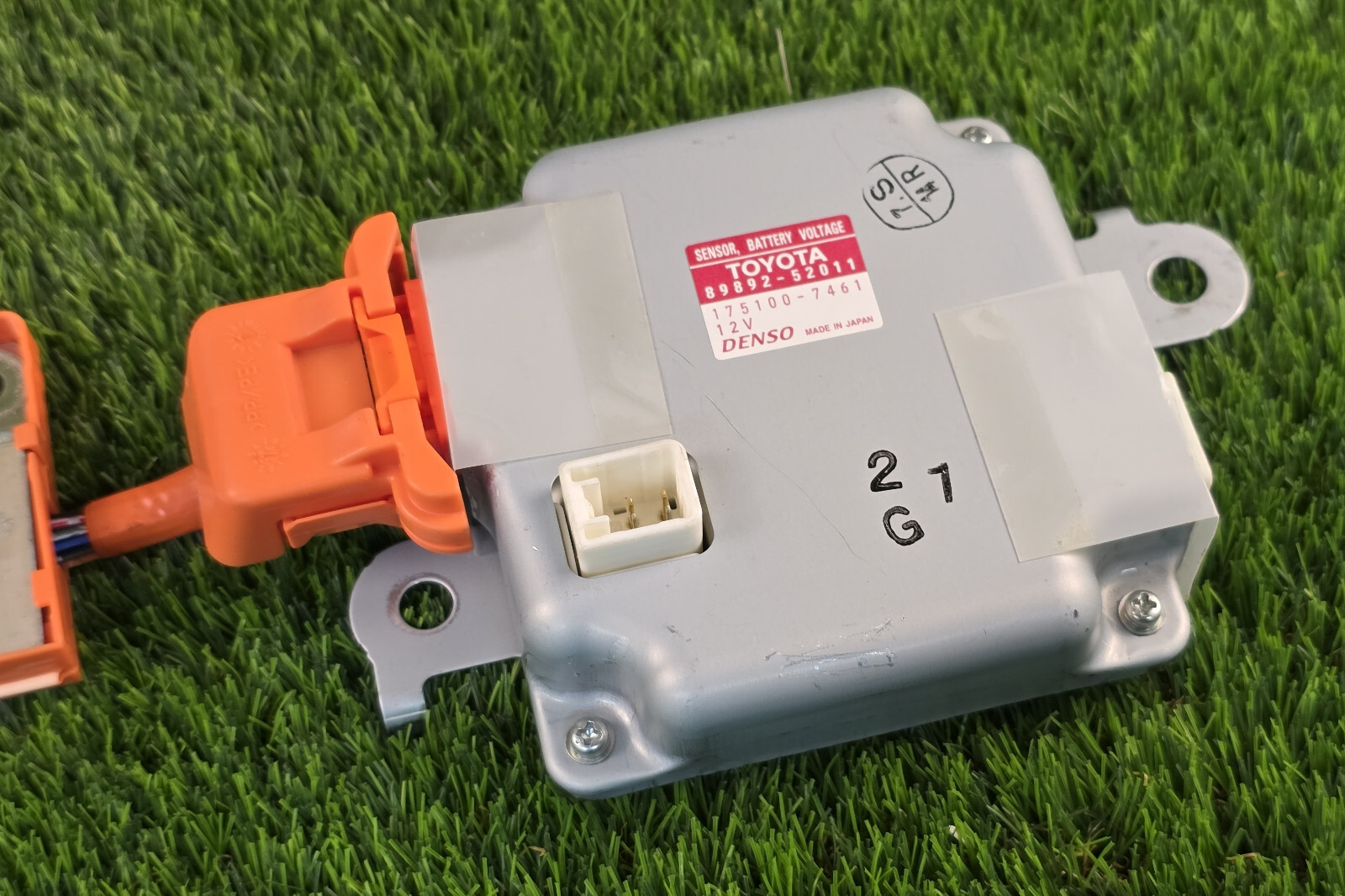 Toyota Prius C 2012-2017 Hybrid Battery Voltage sensor 89892-52011 with wire OEM