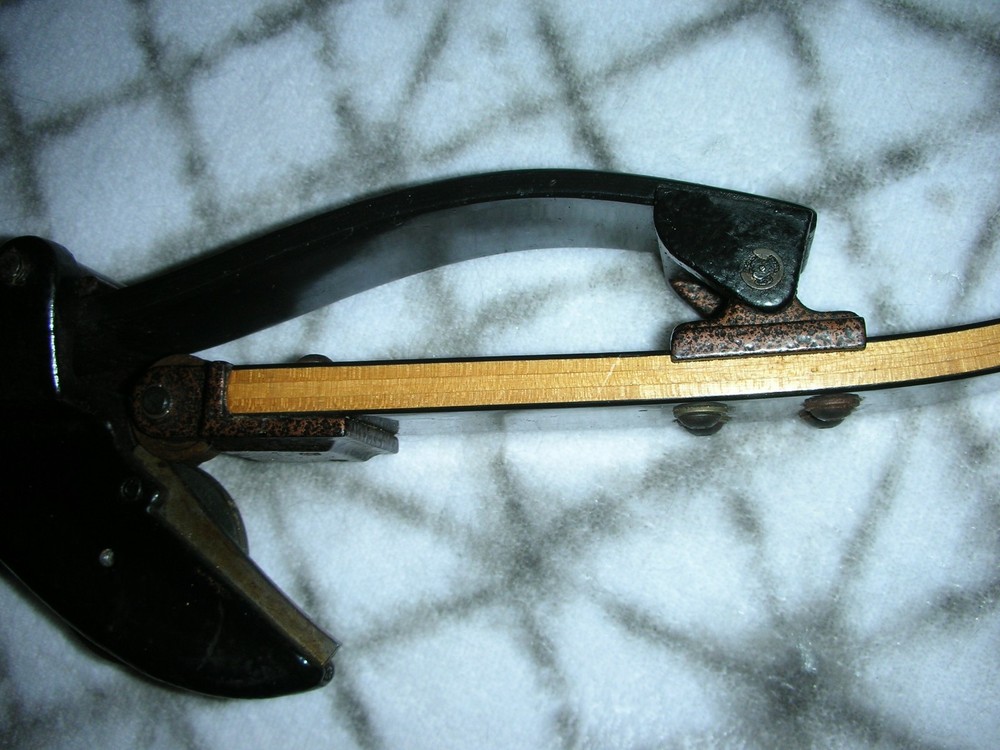 Vintage Mohawk Laser Bow Super Rare Designed by John Islas