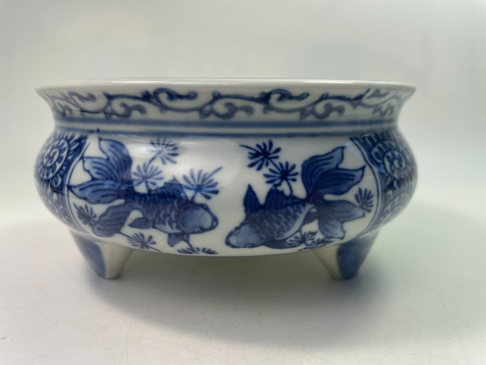 Antique Chinese Tripod Incense Burner Pair Gold Fish Blue & White B60