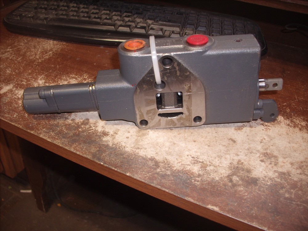 new kubota selective control valve part # 3c854-82802