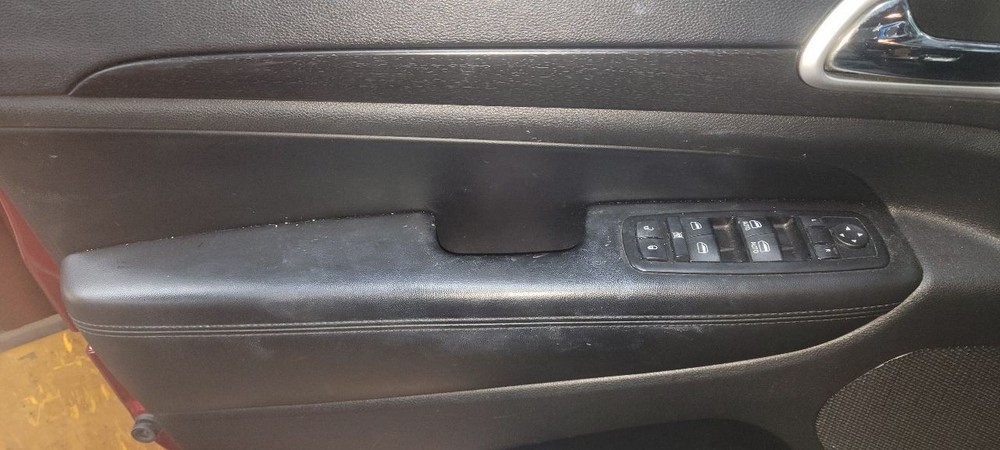 14-17 Jeep Grand Cherrokee Chassis ECM Temperature Module Dash Mounted