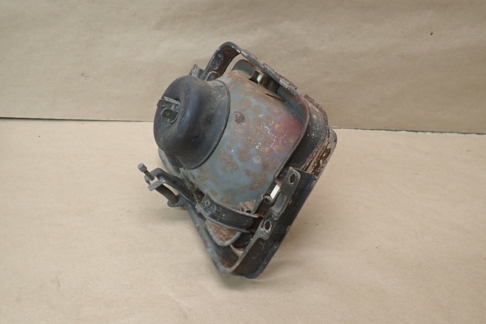 1985 HONDA VF500F HEADLIGHT. 32907