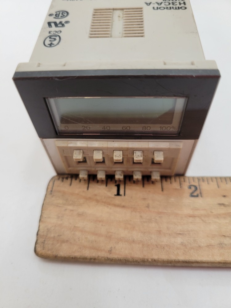 Omron H3CA-A Solid State Timer Plug-In SPDT 3-Digit Display 3A 24-240V 11-Pin