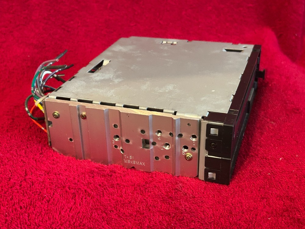 JVC AMERICAS CORP MODEL KD-S5050 CD RECEIVER MISSING FACEPLATE