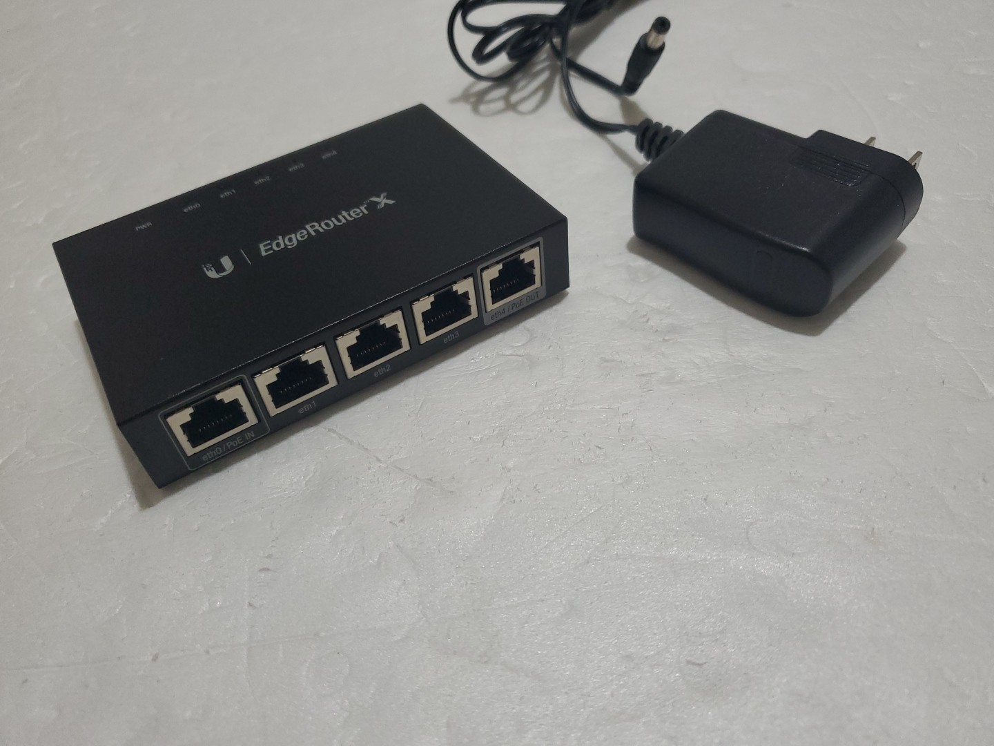 Ubiquiti Networks ER-X EdgeRouter X 5-Port Gigabit Wired Router