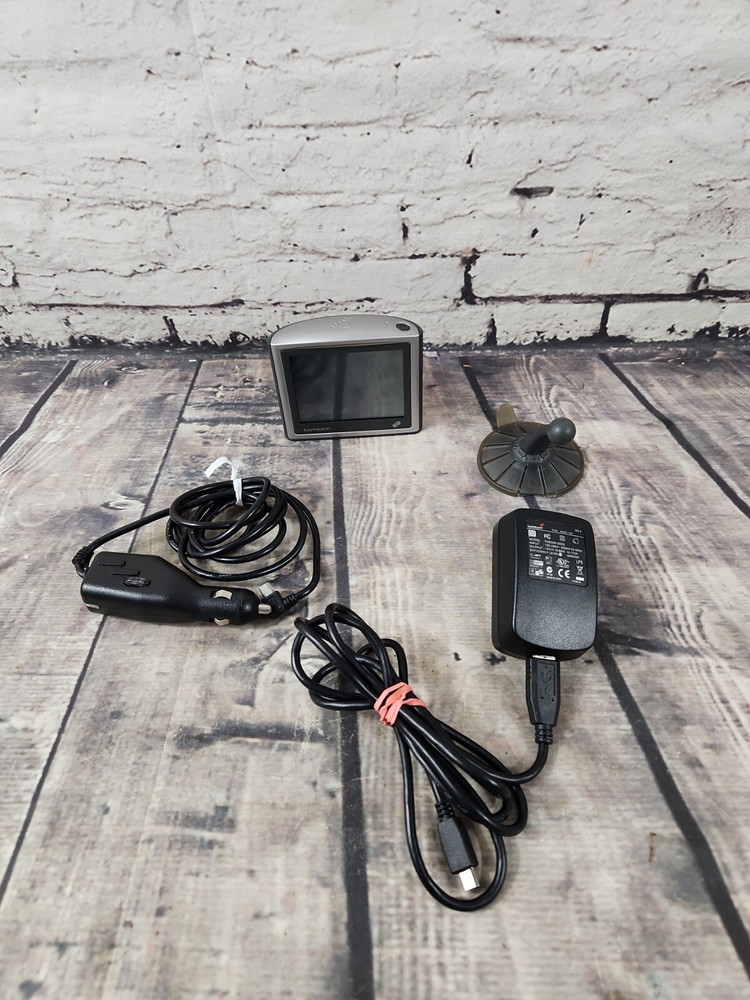 TomTom One 4N00.004.2 Silver Portable LCD Display Bluetooth GPS Navigator System