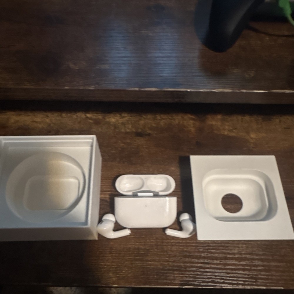 Apple AirPods Pro True Wireless Bluetooth Earbuds White with Charging Case