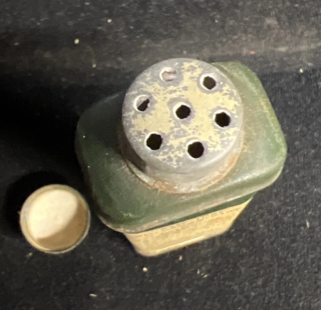 VTG 1950s PALMOLIVE after shave talc ADVERTISING TIN Green Medical Can Tin