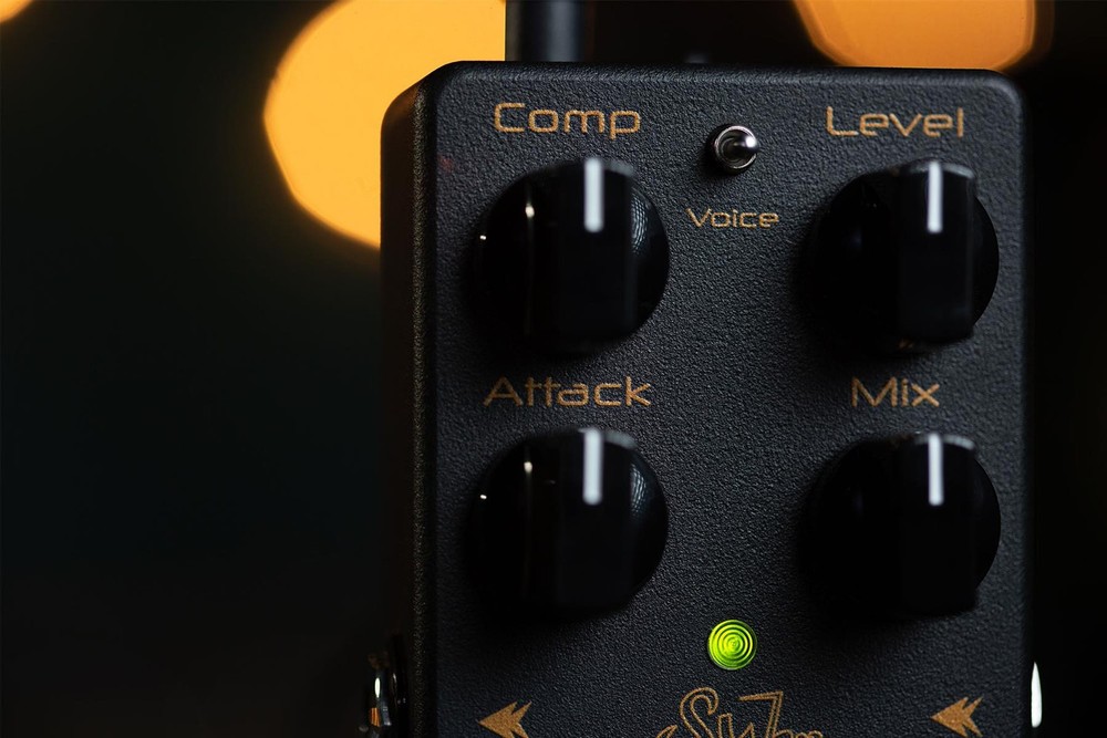 Suhr Koji Compressor pedal - black edition