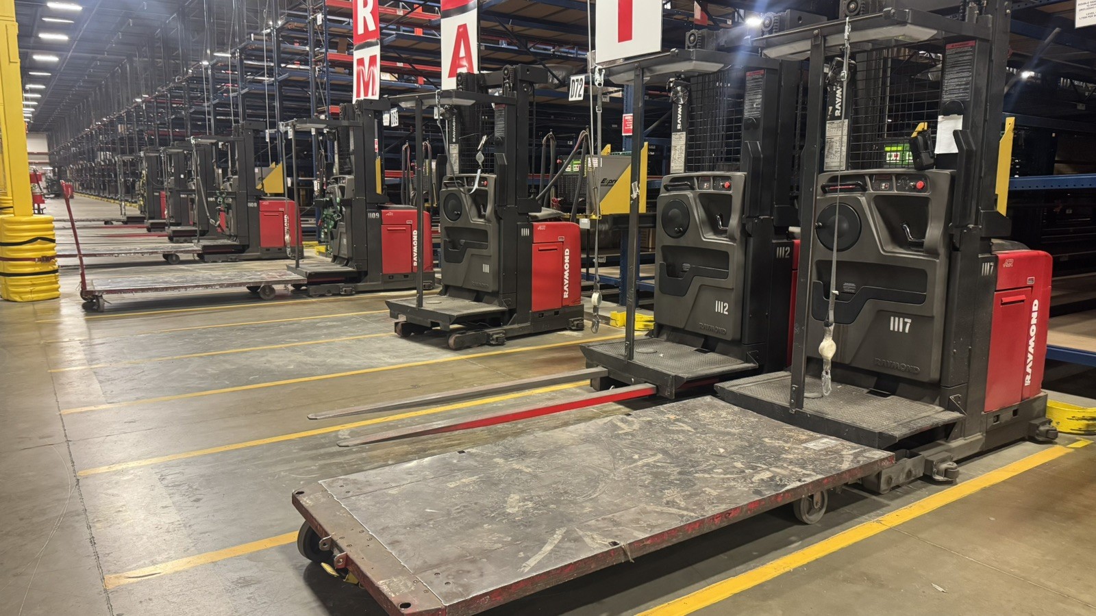 2018 Raymond 550-OPC30TT 240" Order Picker 3,000 lbs