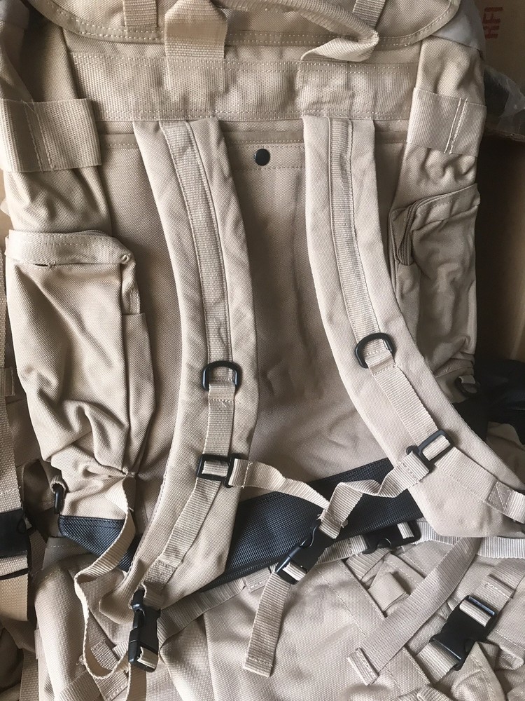 FLYING CIRCLE LARGE FIELD PACK