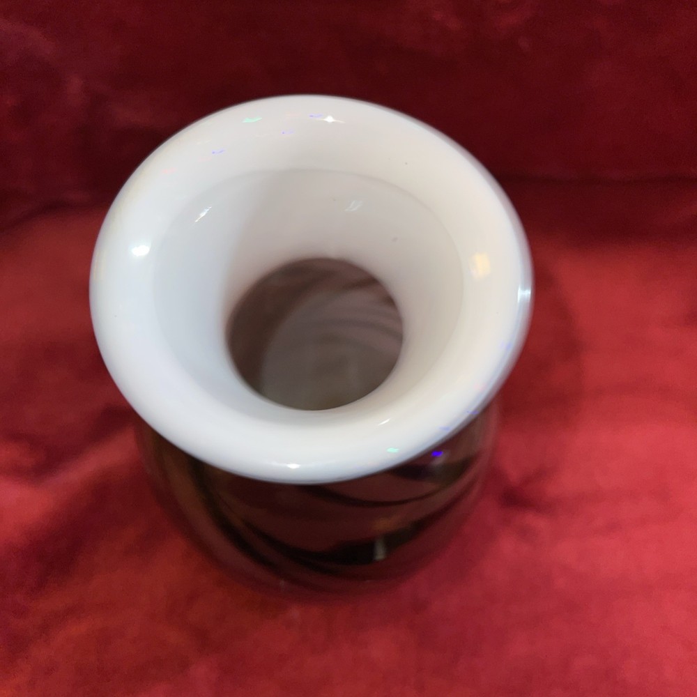 Swirl Vase 8” Heavy with Polished bottom