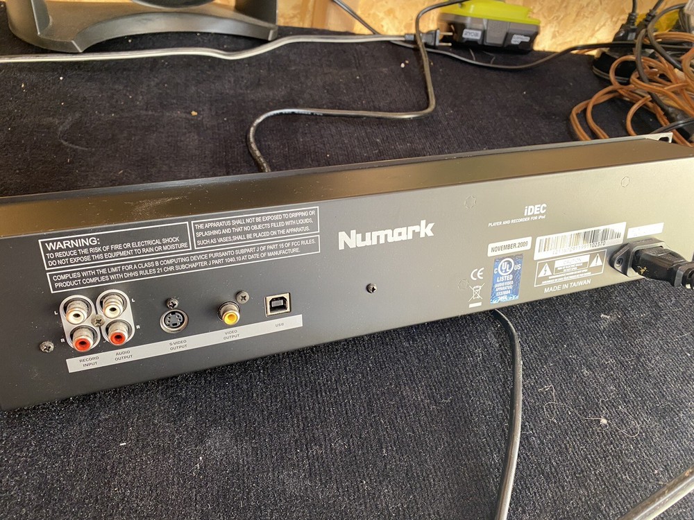 Numark iDEC A/V Playback and Recording Rack Interface for iPod UNTESTED TURNS ON