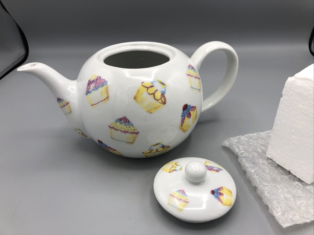 Giftcraft Teapot Porcelain Cupcake Design