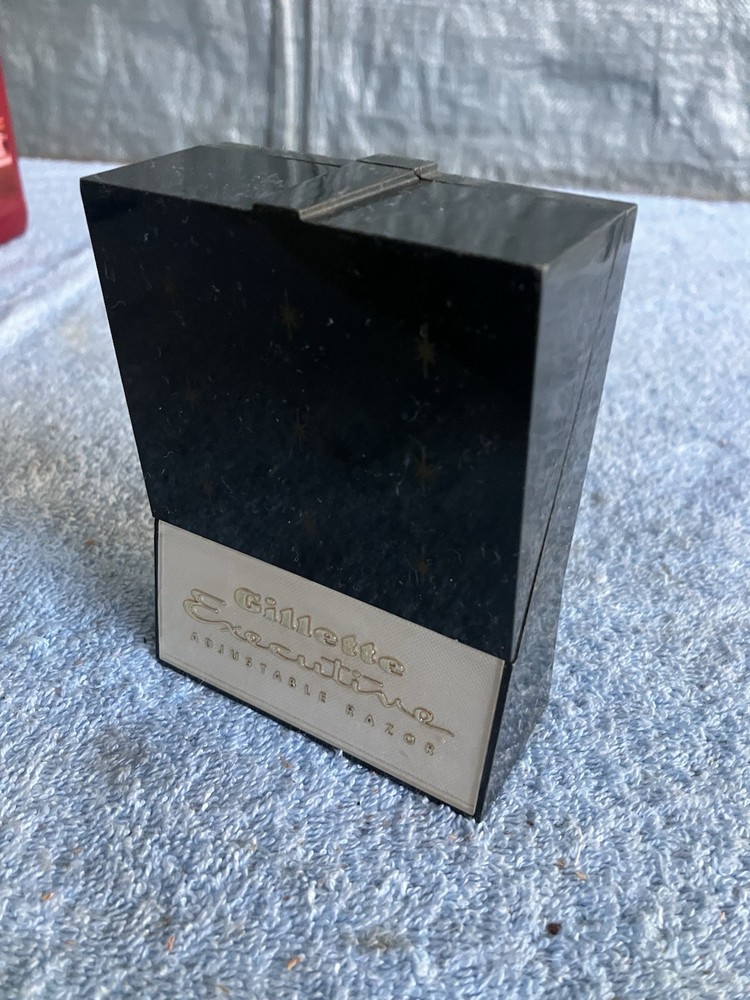Vintage Gillette Executive Adjustable Razor D3