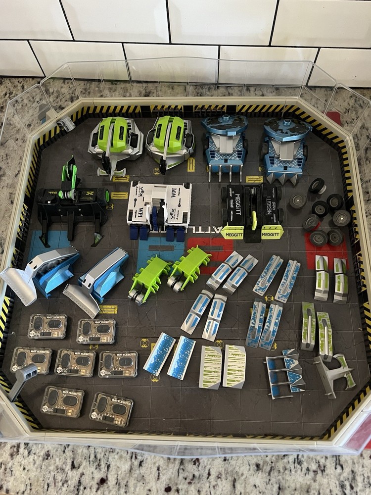 Hexbug Battle Bots Lot Pro Arena Bots Controllers Push Bots