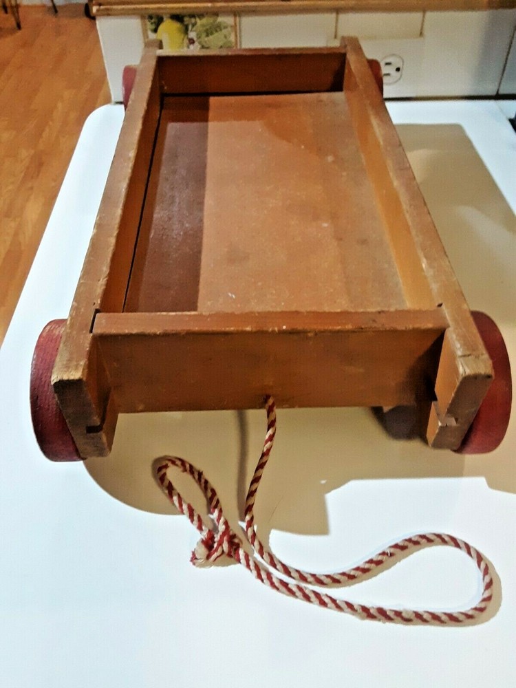Vintage PLAYSKOOL Wagon Pull Toy with pull rope