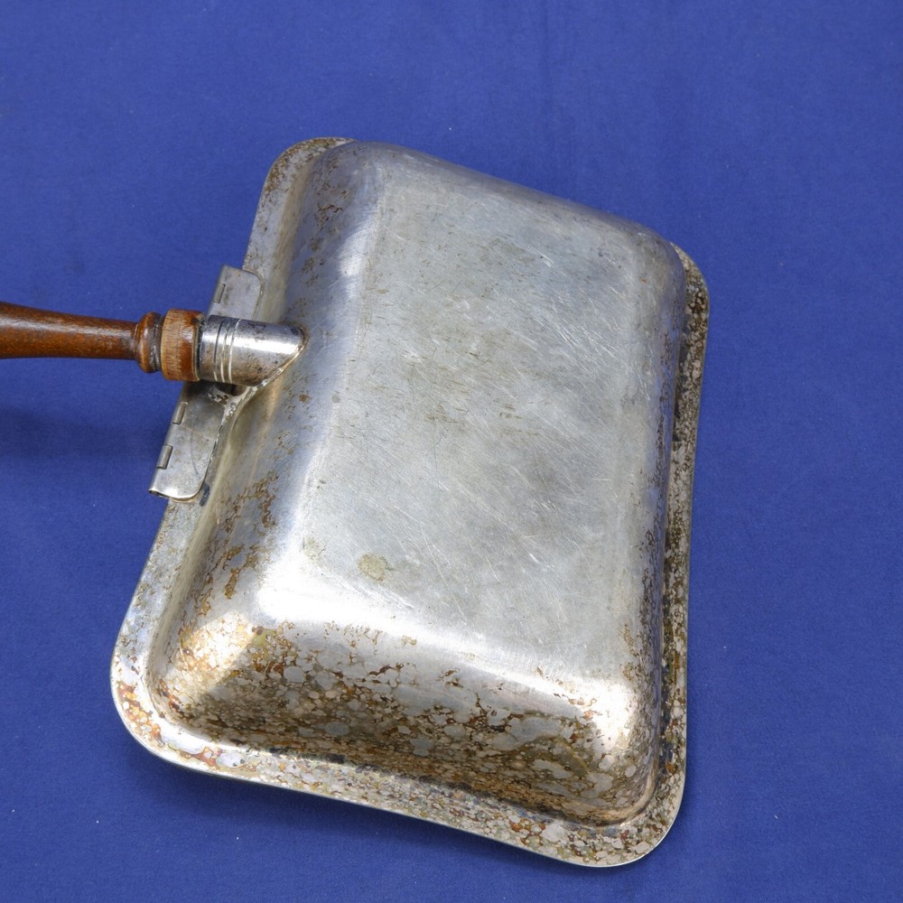 Vintage JLS Silver Co Silver Plate Silent Butler Crumb Catcher w/Lid Wood Handle