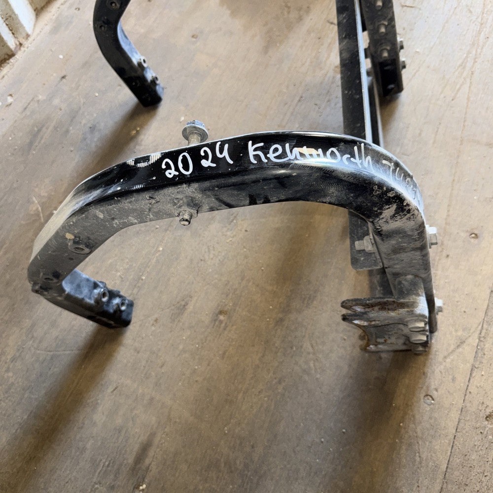 DPF/SCR BRACKET For 2016 KENWORTH T680