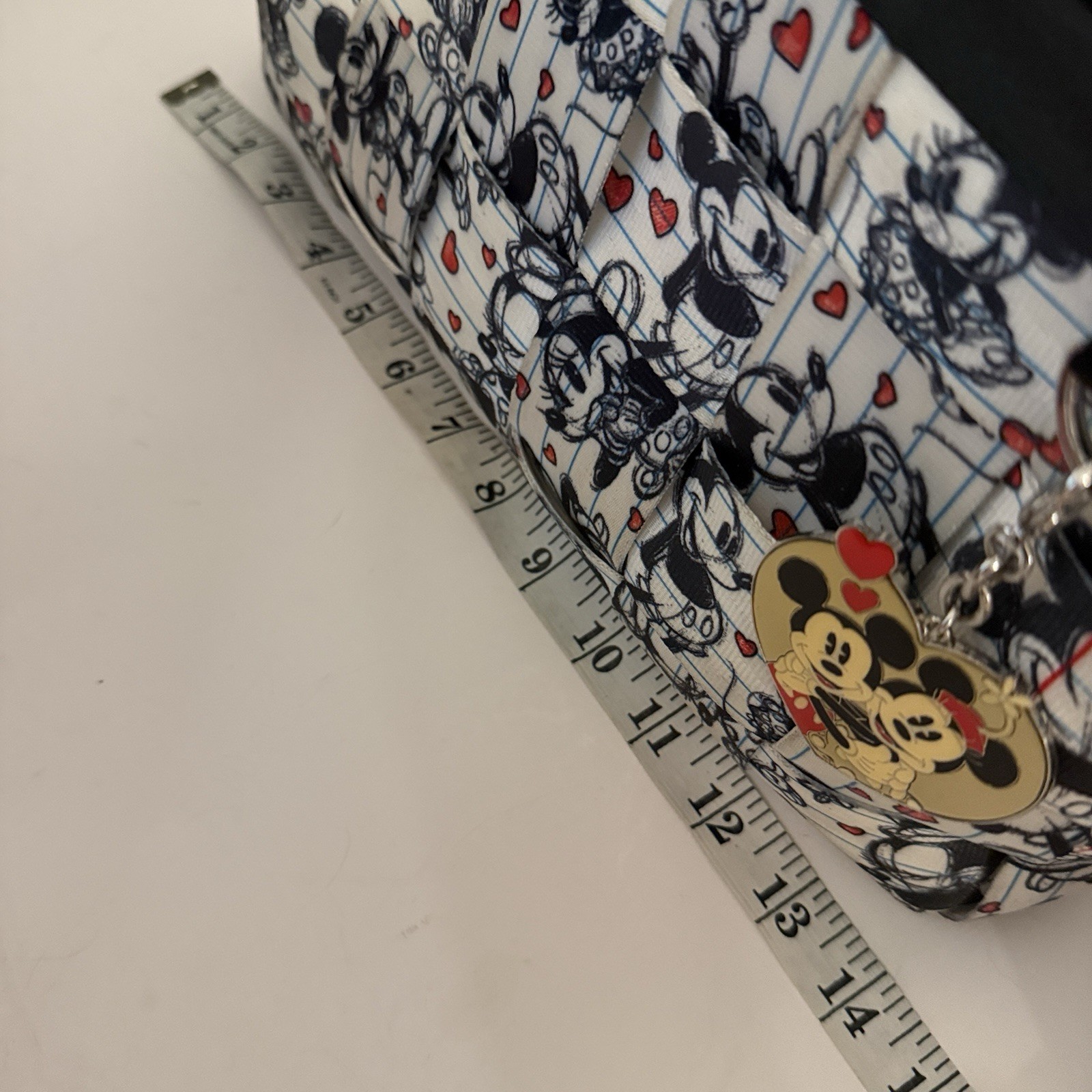 Harveys Disney Couture Minnie & Mickey Love Kiss Sketch Seatbelt Bag NWOT