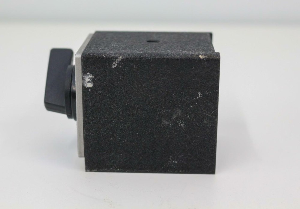 Thorlabs MB175 Heavy Duty Switchable Magnetic Base