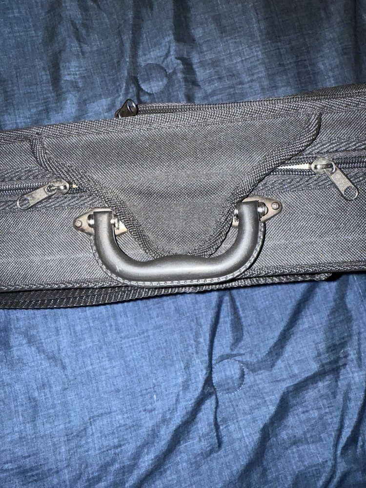 1/2 Violin Case/Gig Bag Backpack preowned nice! ￼