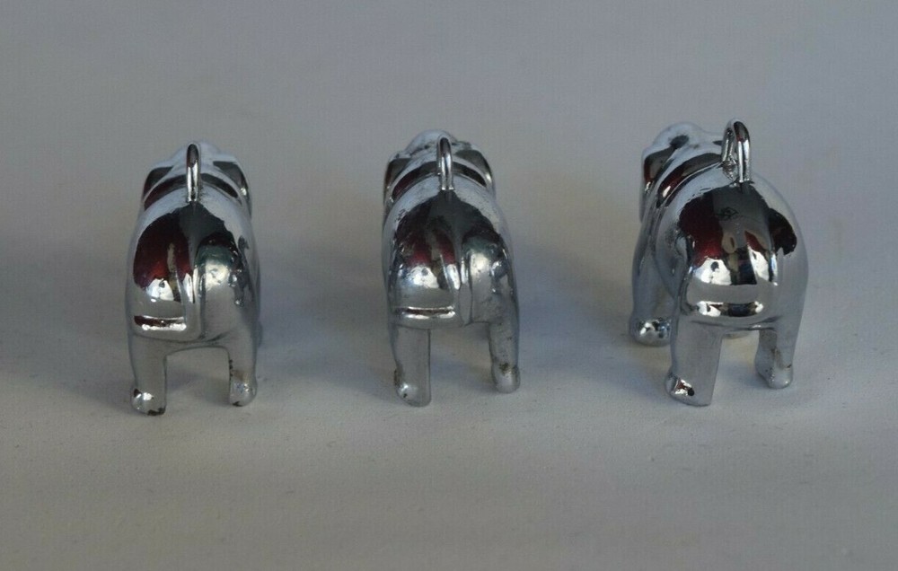 Three Elephants, Nothing More, Nothing Less