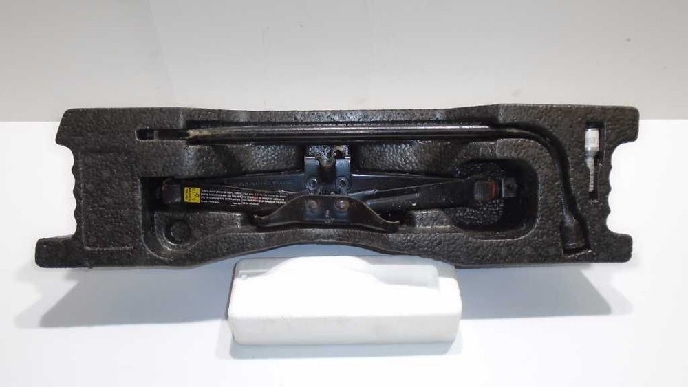 04 CAVALIER JACK & TOOL KIT 583912