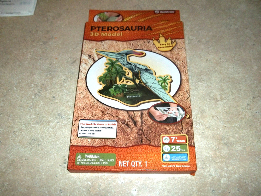 NIB Hedstrom Dinosaur 3-D Model Kit Ages 7+ Pterosauria 25pc