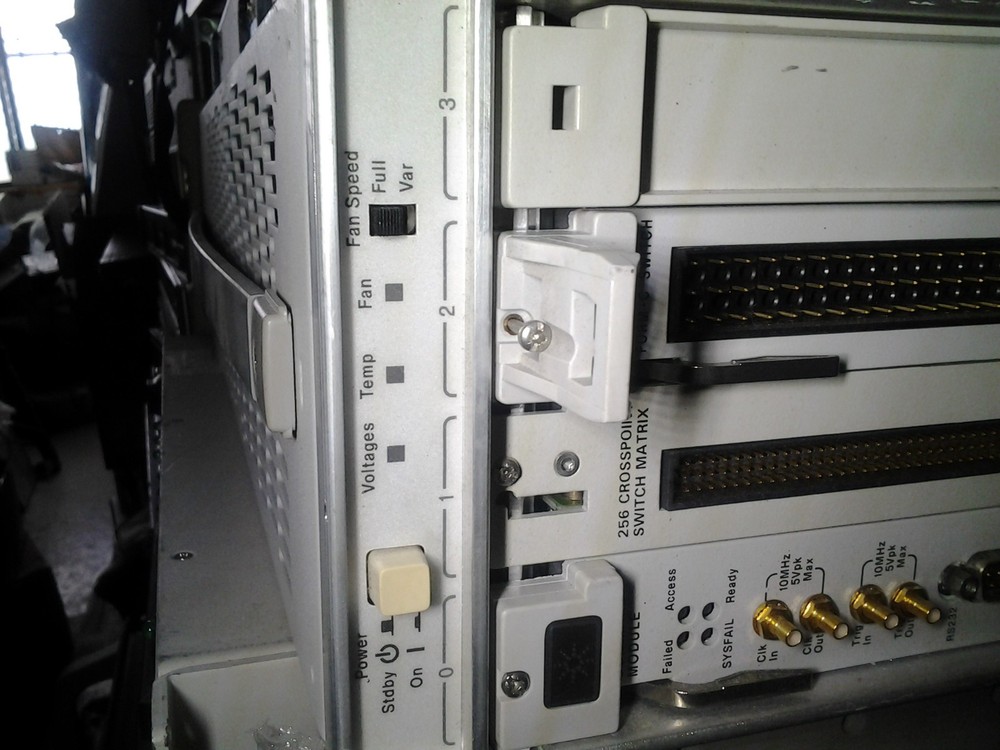 AGILENT E8408A VXI MAINFRAME E1406A , e1466-66201 , E1463A test equipment SHIPPI