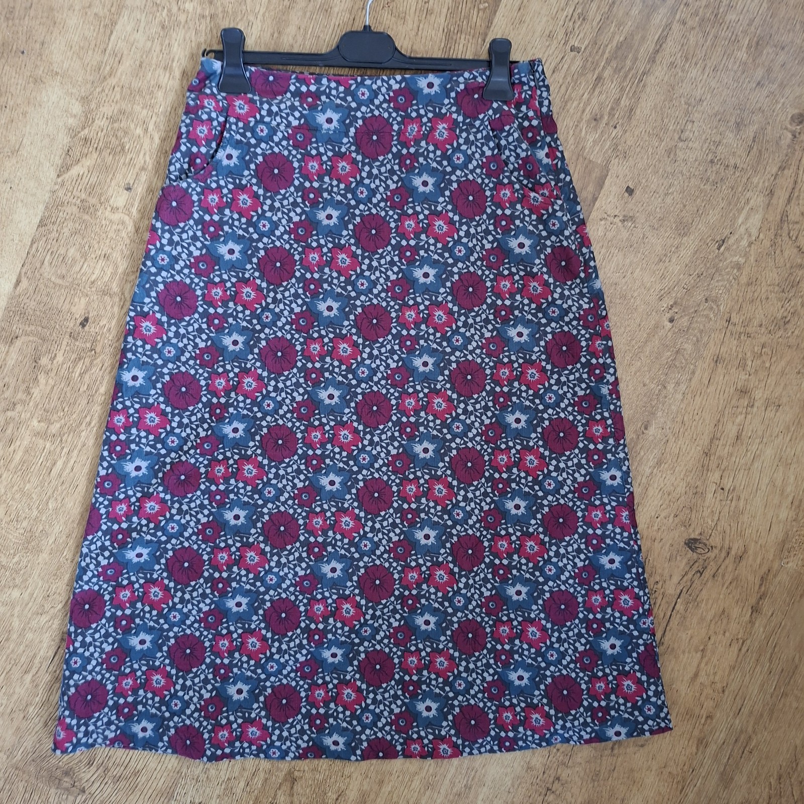 Seasalt Cornwall White Sands ladies Needlecord Skirt Size 10 Vgc Pink/teal/Grey