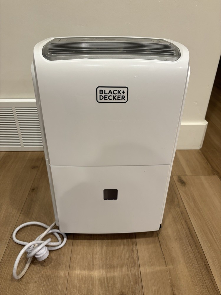 BLACK+DECKER BDT20WTB Console Dehumidifier 20 Pint White Digital Display Timer